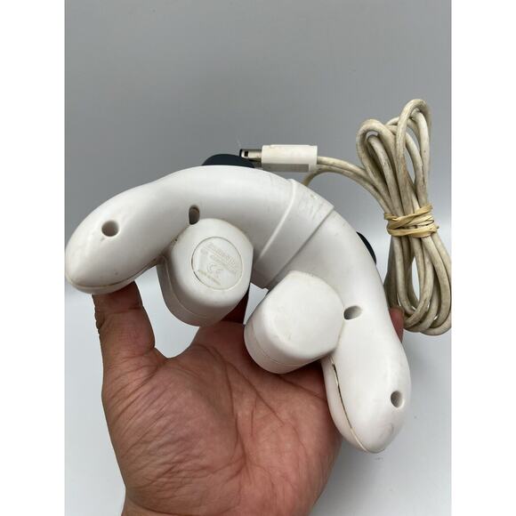 Game Stop G3 Pelican Wired Turbo Controller for Nintendo Game Cube & Wii – White - Picture 4 of 5